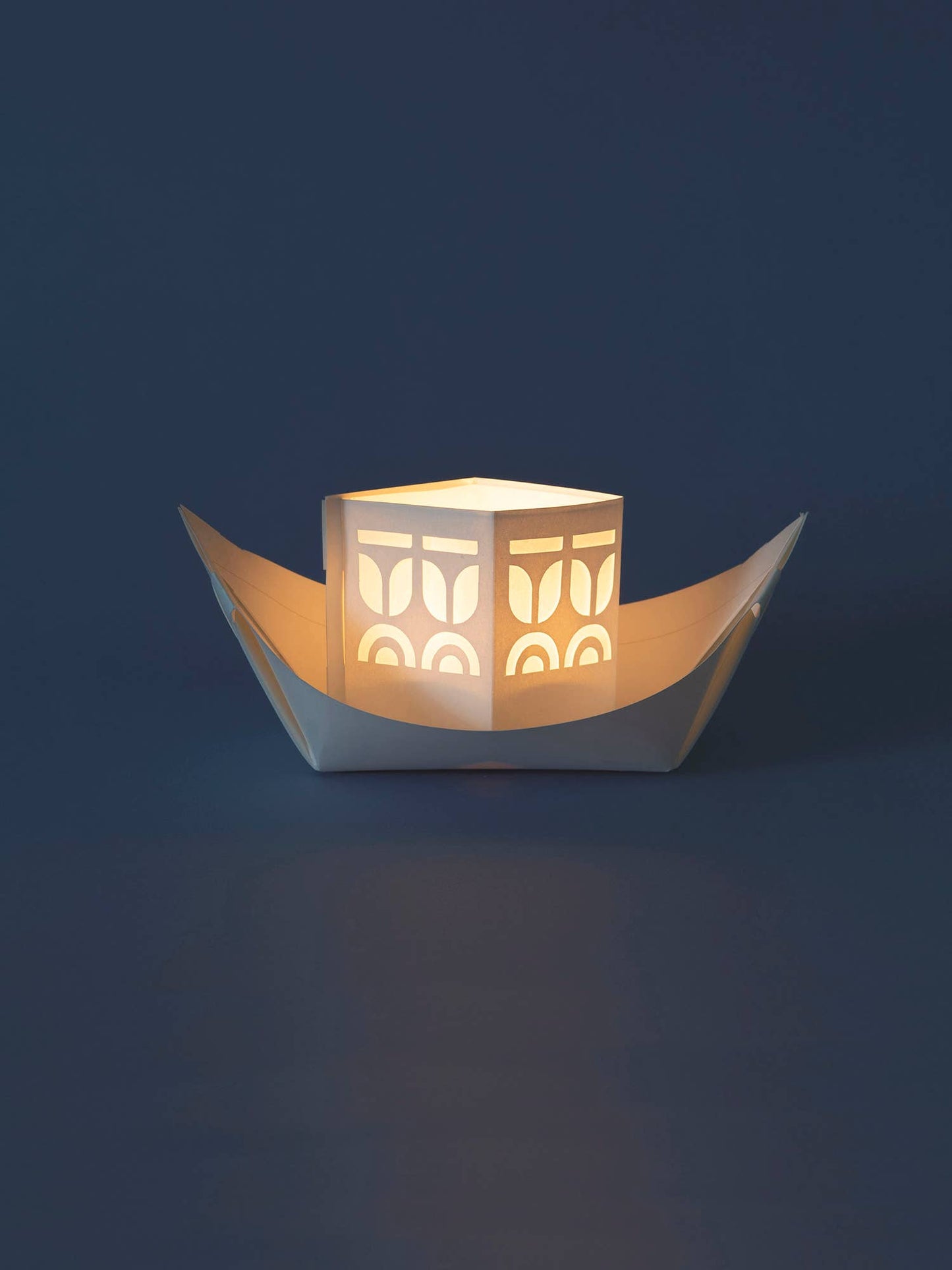 FLYDE floating lightboat